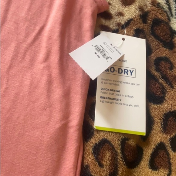 Old navy active wrap back tee - Picture 2 of 4